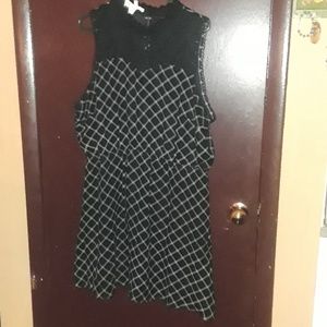 Sleeveless black and white dress size 2 NWT